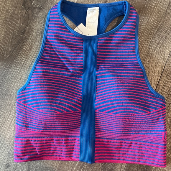 Fabletics Allyson Medium Impact Sports Bra (Size Small) - Picture 4 of 5